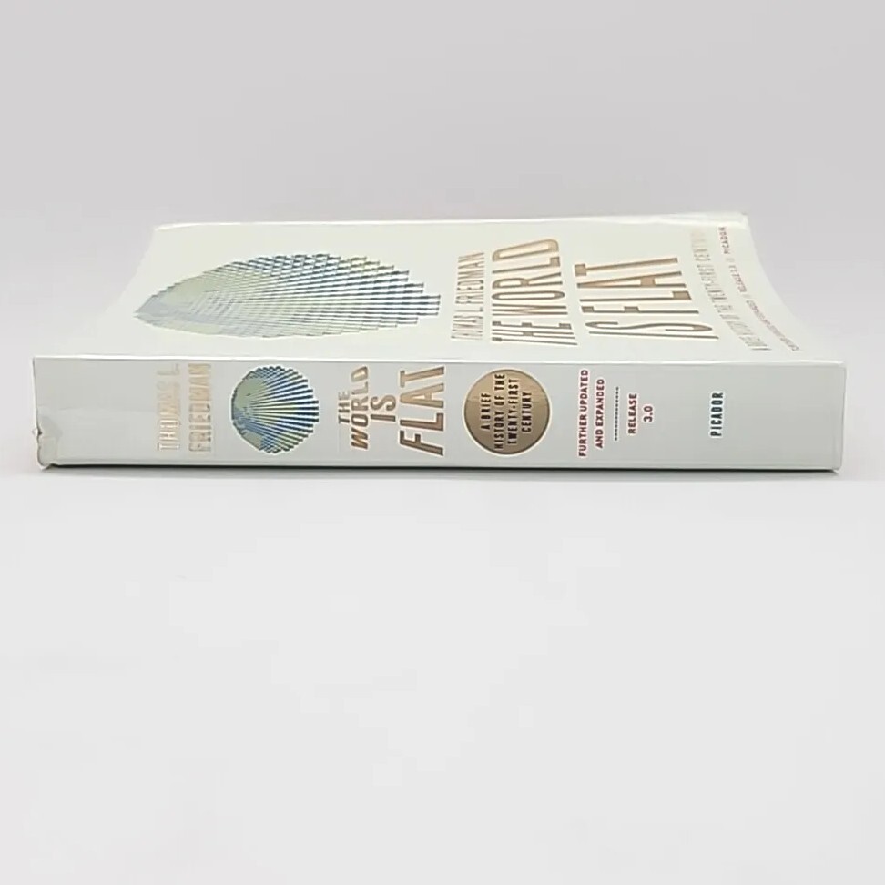 The World Is Flat By Thomas Friedman 1st Picador Edition 2007 Paperback Book