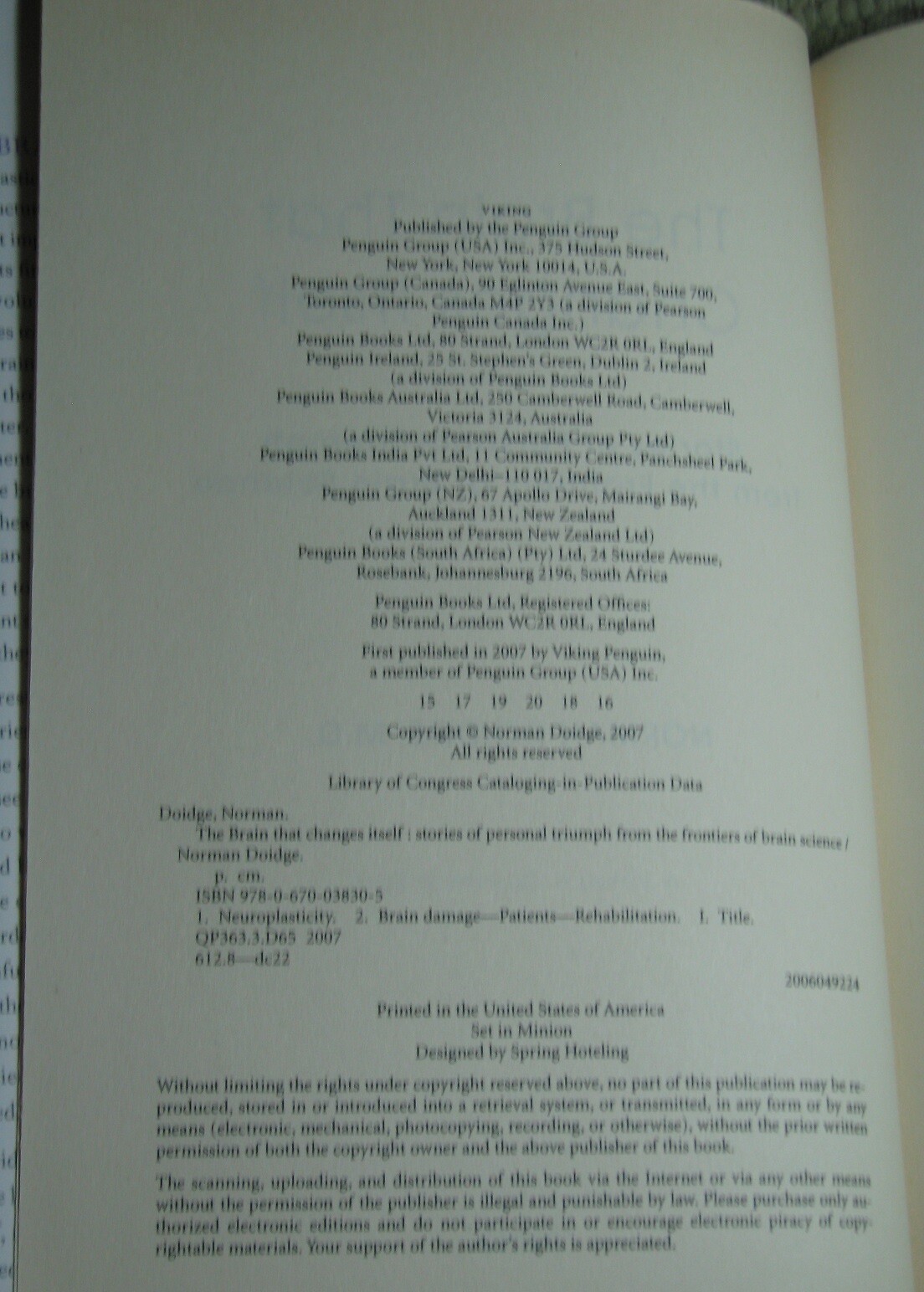 THE BRAIN THAT CHANGES ITSELF by Norman Doidge 2007 Hardcover