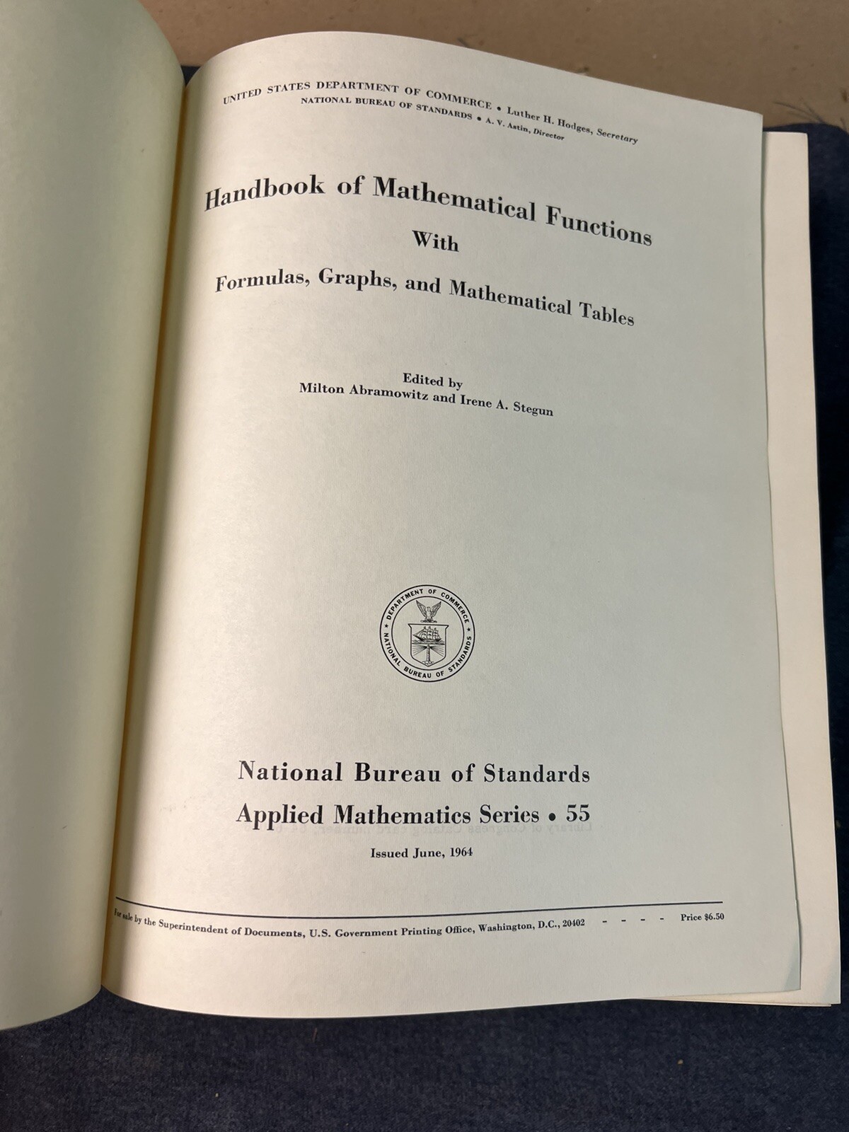 HANDBOOK OF MATHEMATICAL FUNCTIONS WITH FORMULAS, GRAPHS 1964