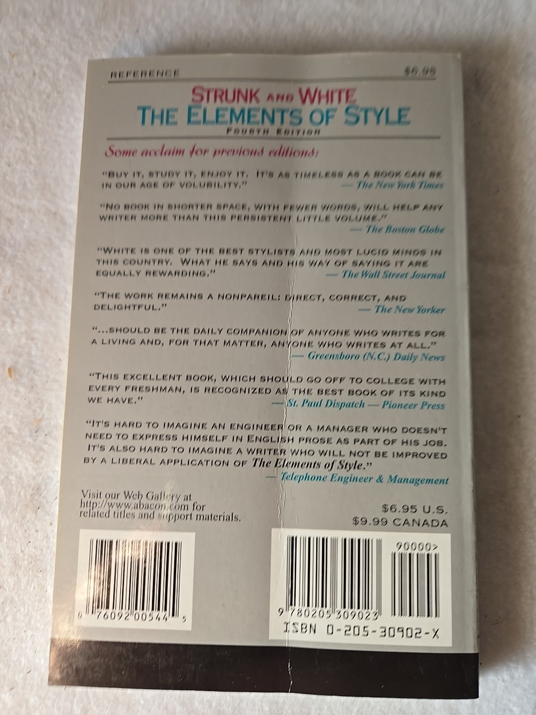 Elements of Style by Strunk, William and White, E. B., Paperback
