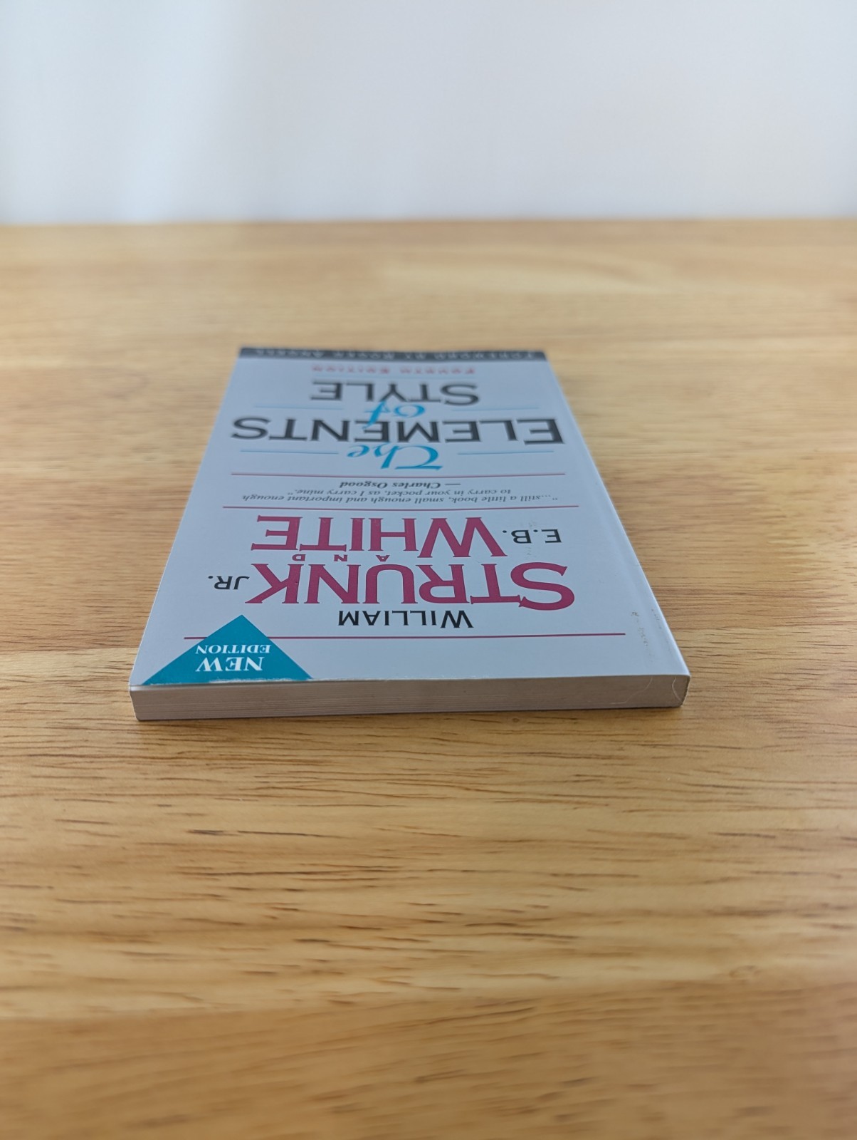 The Elements of Style, Fourth Edition – Paperback – Good