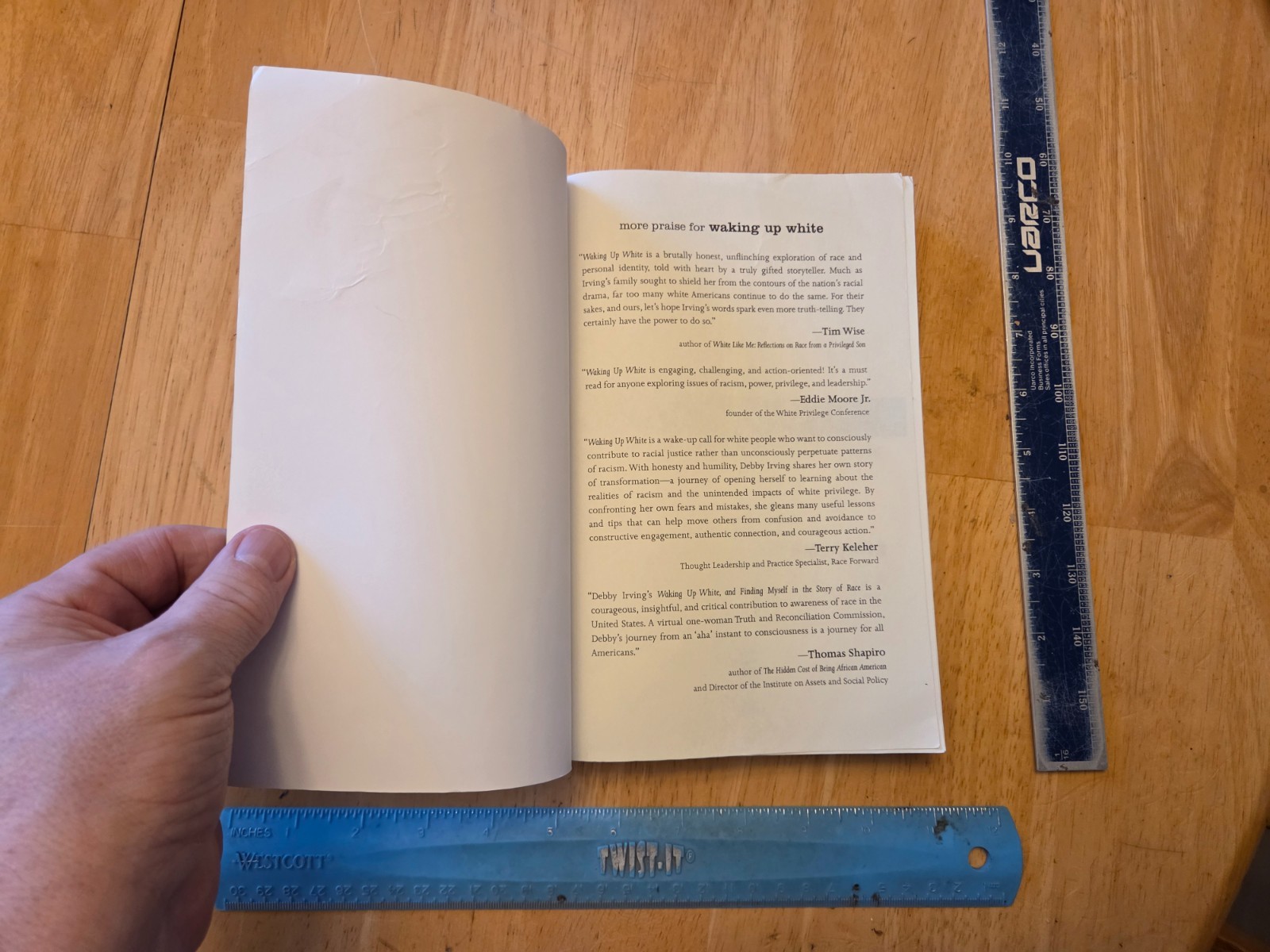 Waking up White : And Finding Myself in the Story of Race by Debby Irving (2014,