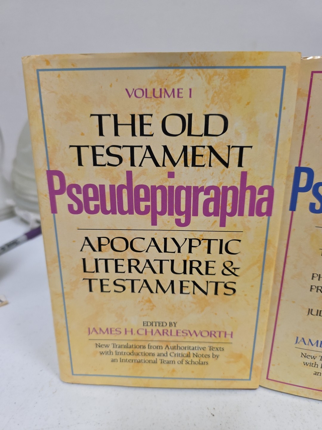 Old Testament Pseudepigrapha, Vol. 1 + 2, Apocalyptic Literature and Testaments