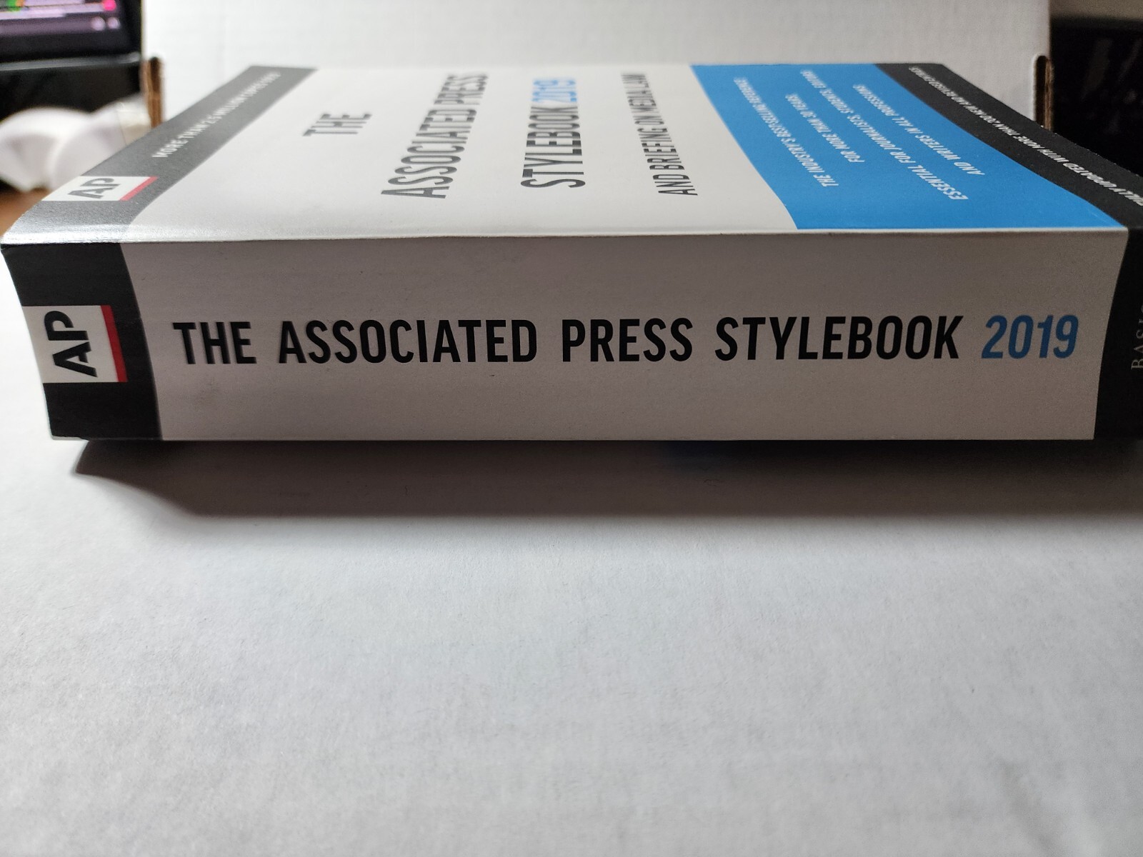 The Associated Press Stylebook 2019, Paperback ISBN 978-1-5416-9989-2