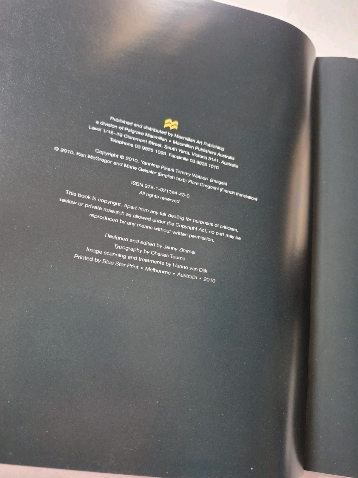 Yannima Pikarli Tommy Watson 2010 Ngayuku Ngura My Country Art Book Ex-Library