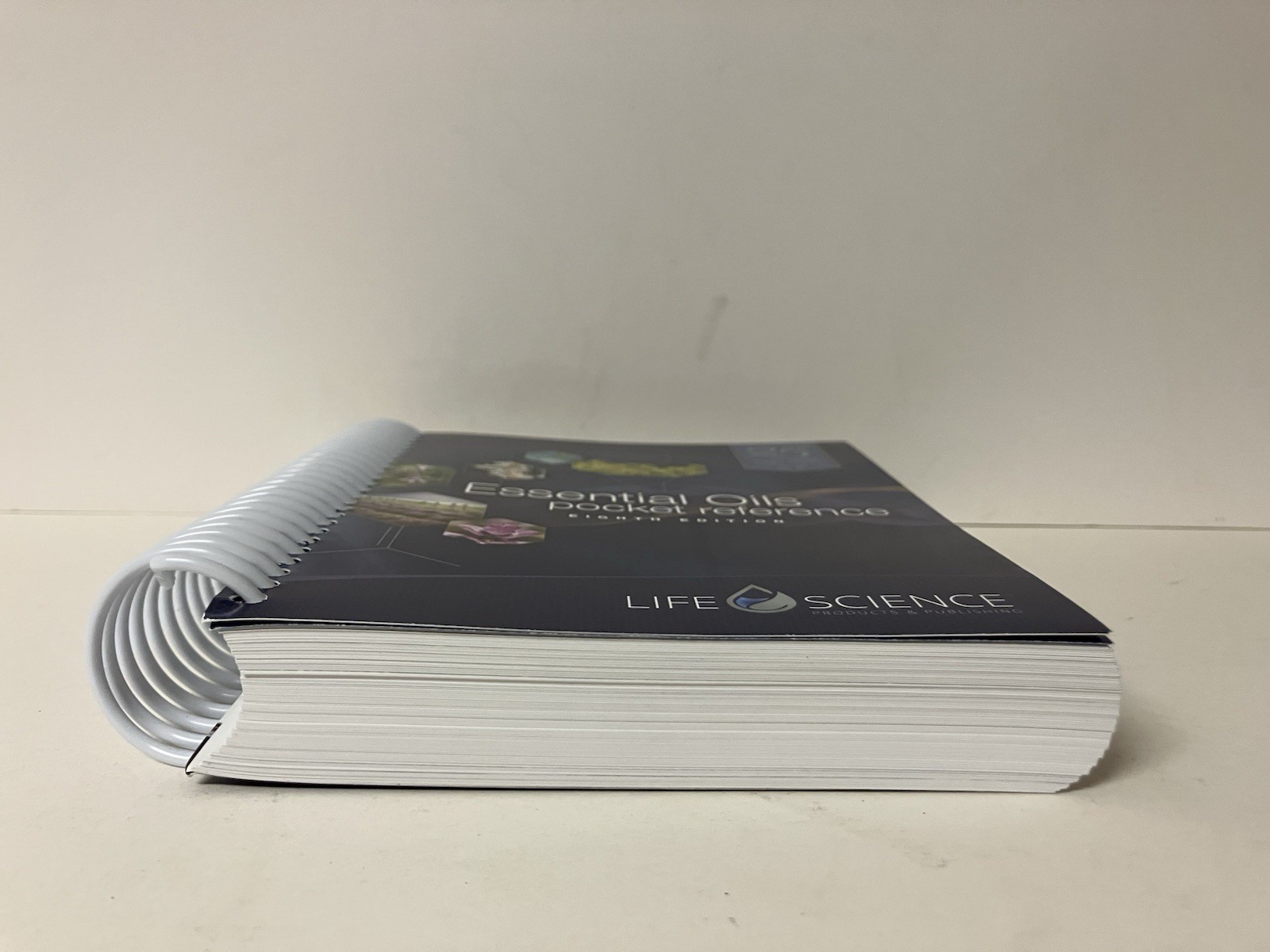 Essential Oils Pocket Reference 8th Edition 2020 Spiral Paperback LIKE NEW