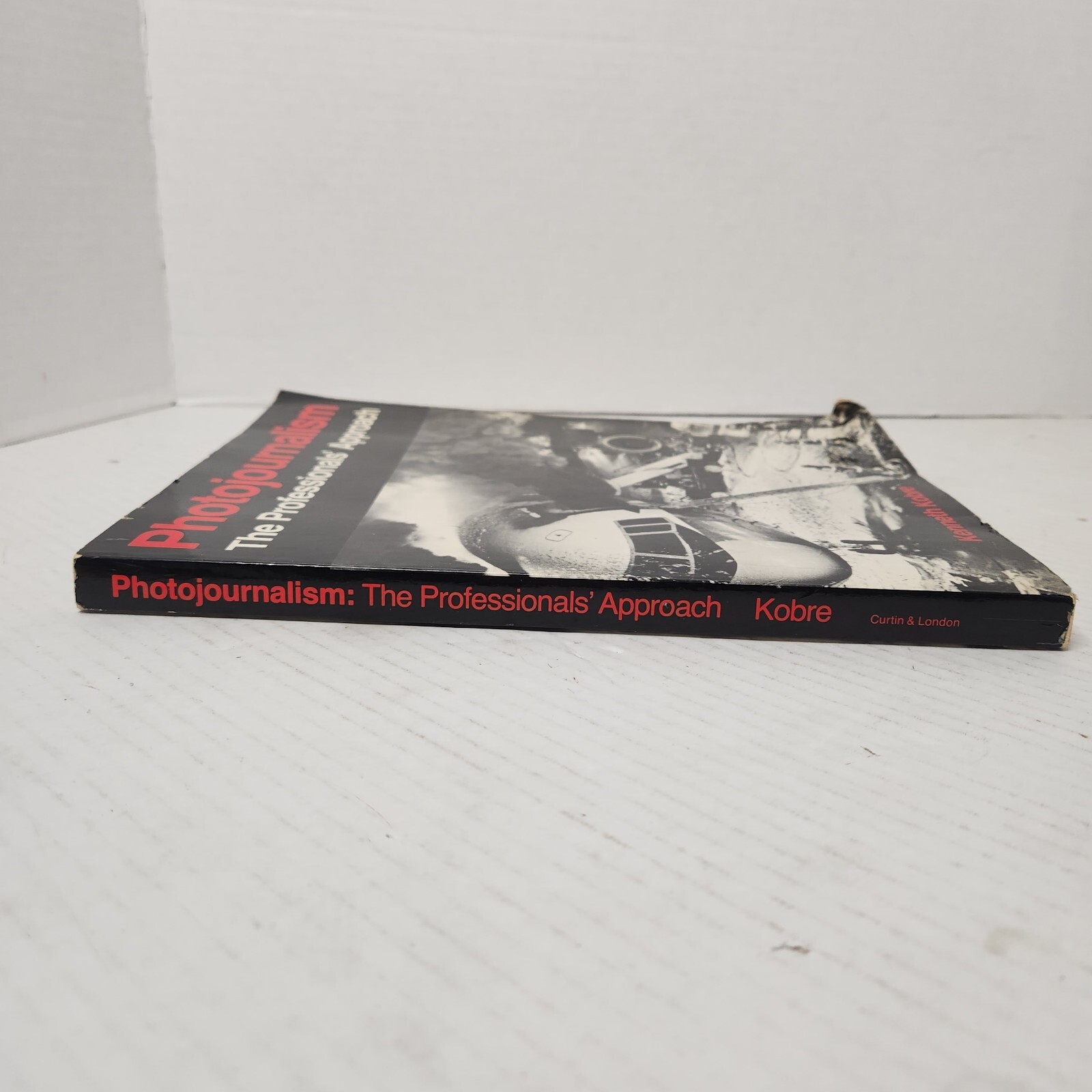 Photojournalism : The Professionals’ Approach Kenneth Kobre 1980 Trade PB READ