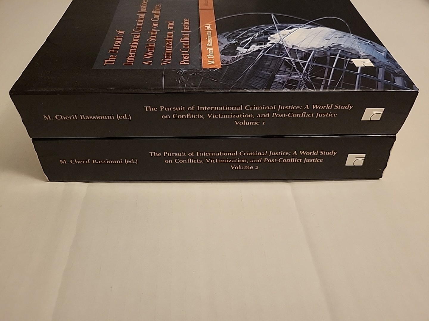 The Pursuit of International Criminal Justice: A World Study on Conflicts, 1 & 2