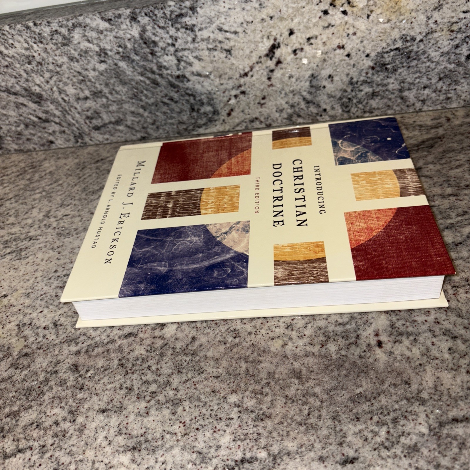 Introducing Christian Doctrine – Hardcover By Erickson, Millard J. – GOOD