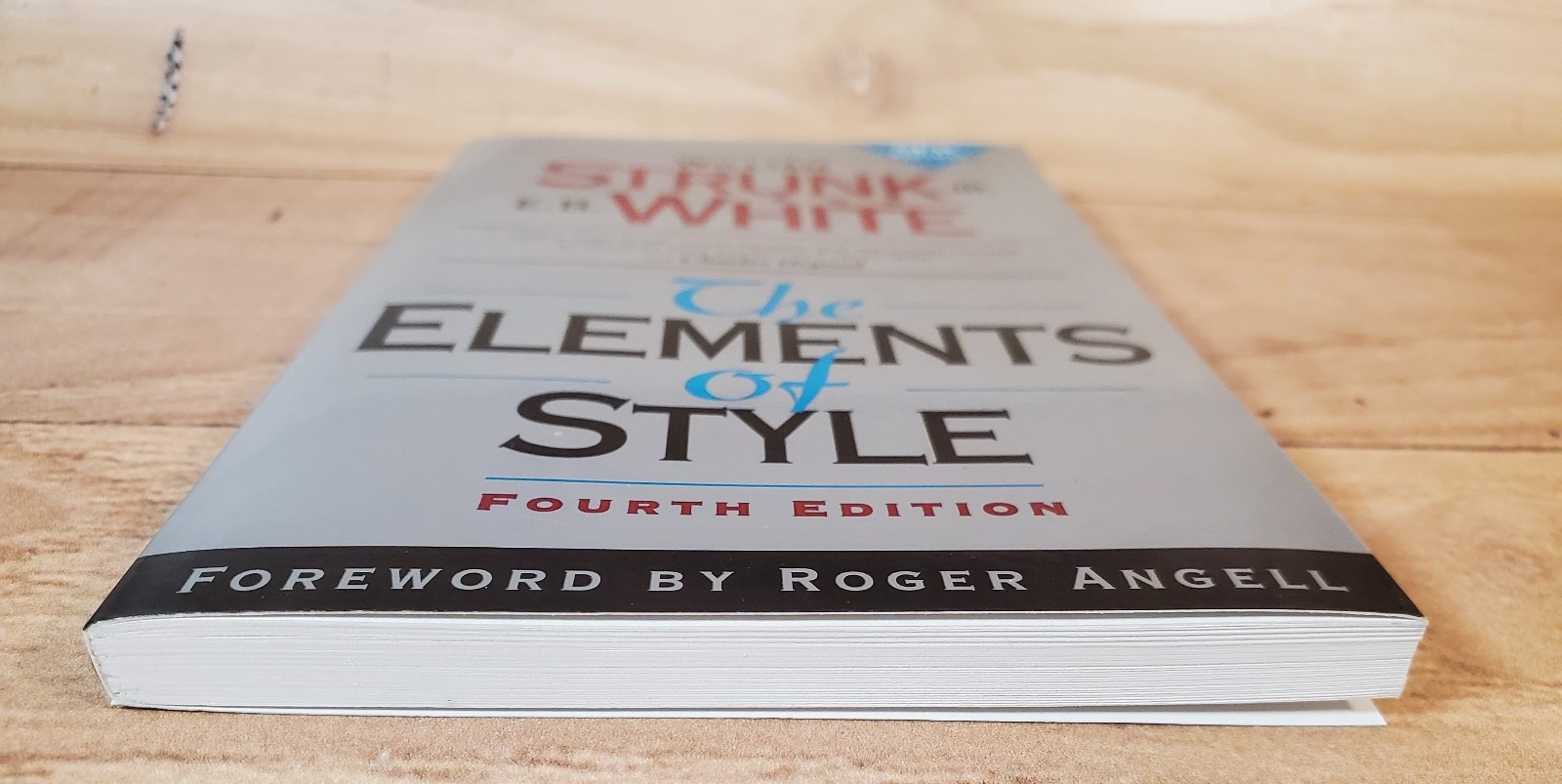 Elements of Style Strunk & White 4th Edition 2002 Writing Guide Classic