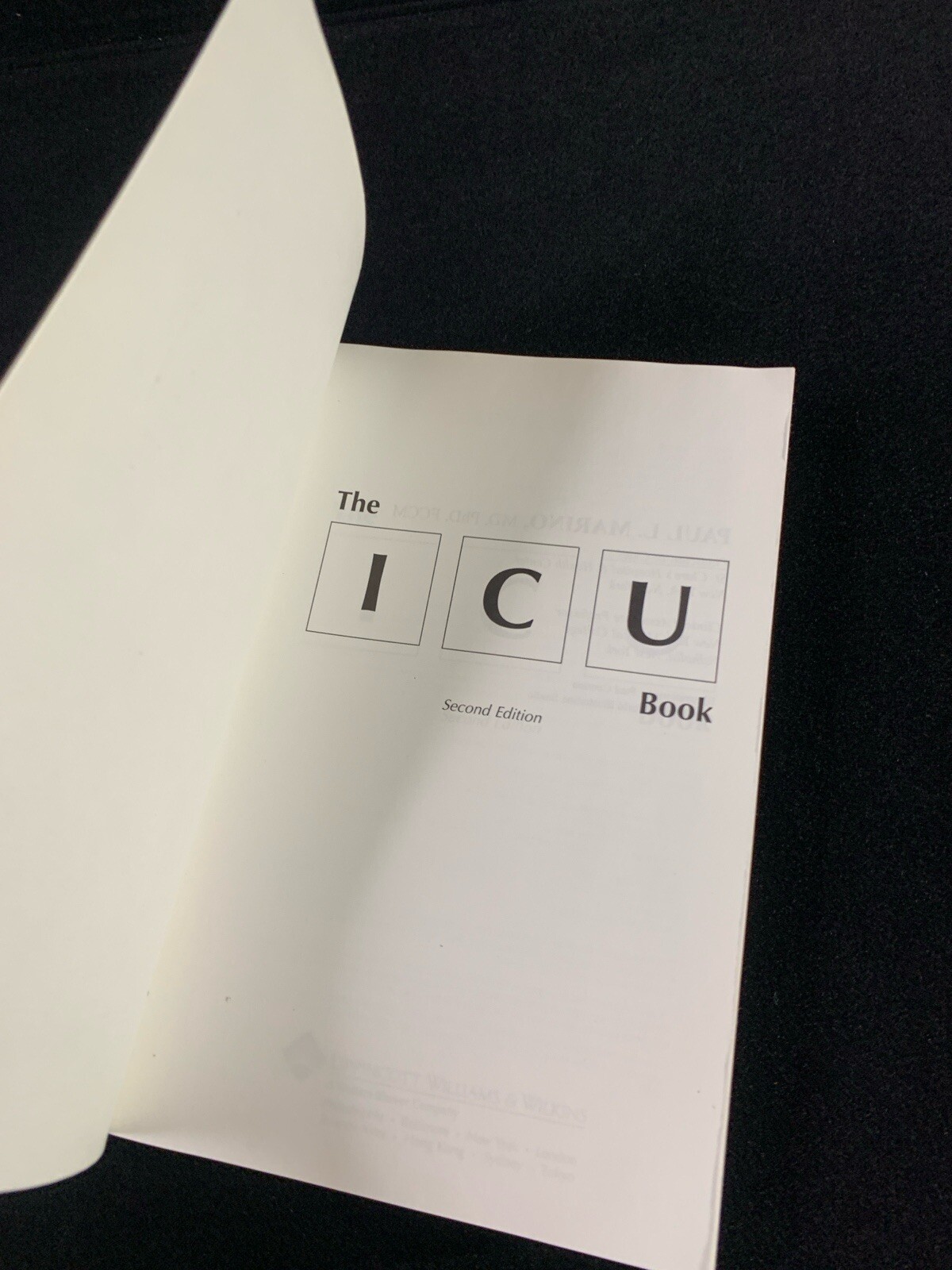 The ICU Book by Paul L. Marino 1997 Trade Paperback Second edition
