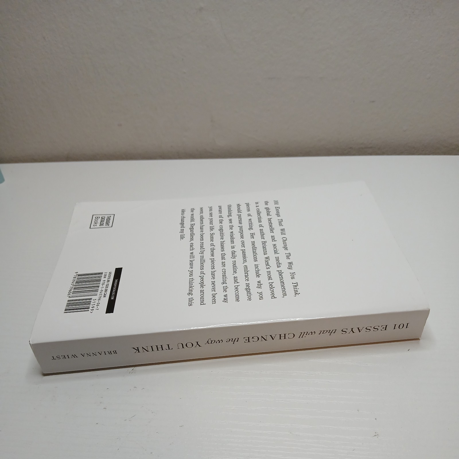 101 Essays That Will Change The Way You Think | Like New | Fast Shipping
