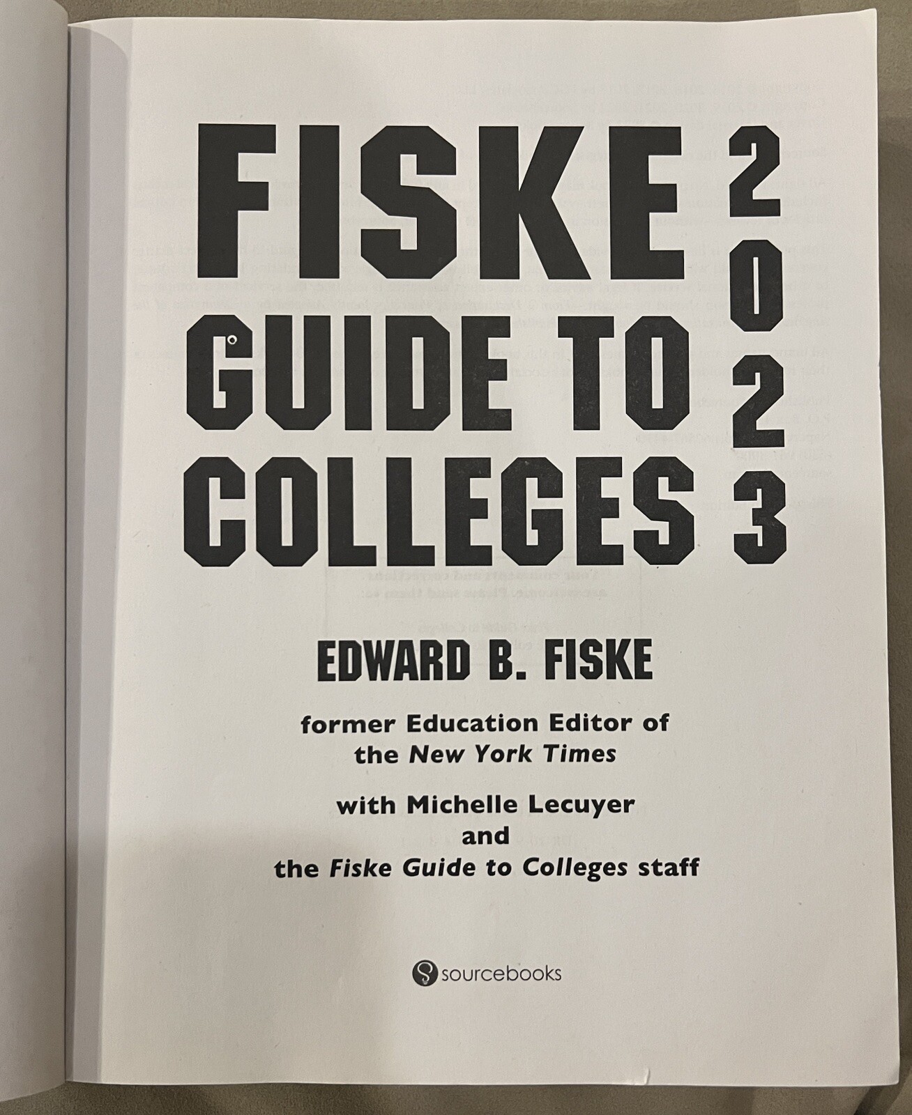 Fiske Guide to Colleges 2023 by Edward Fiske (2022, Trade Paperback, Revised)