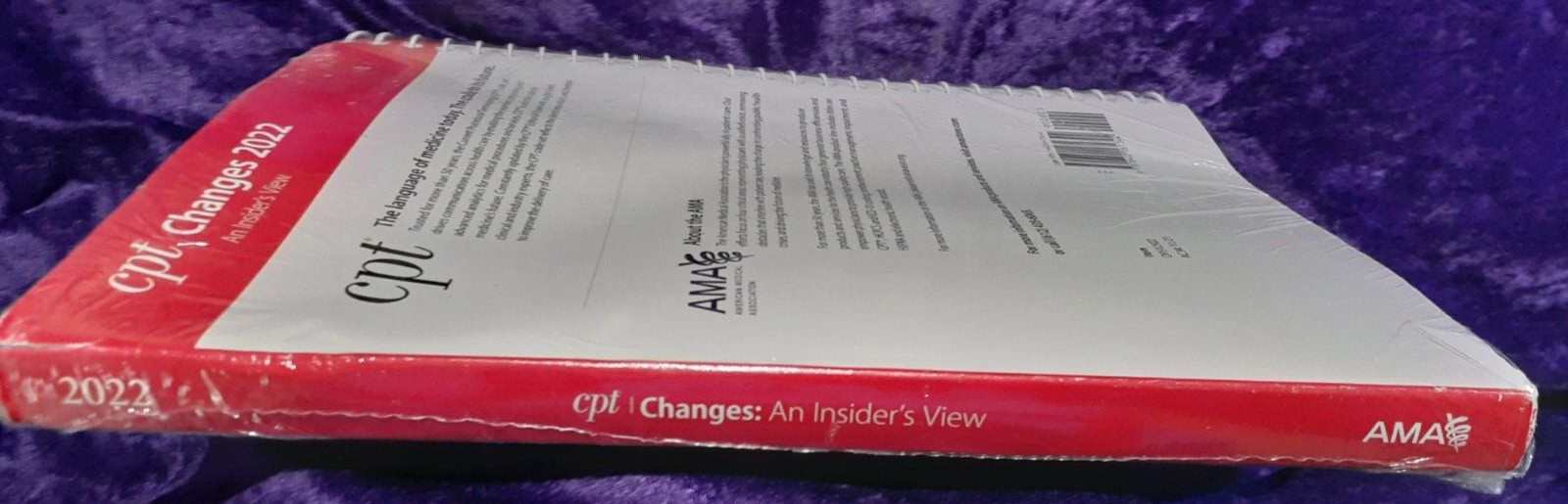 CPT Changes 2022 An Insider’s View Spiral Book*TORN PLASTIC,FOLDED CORNER