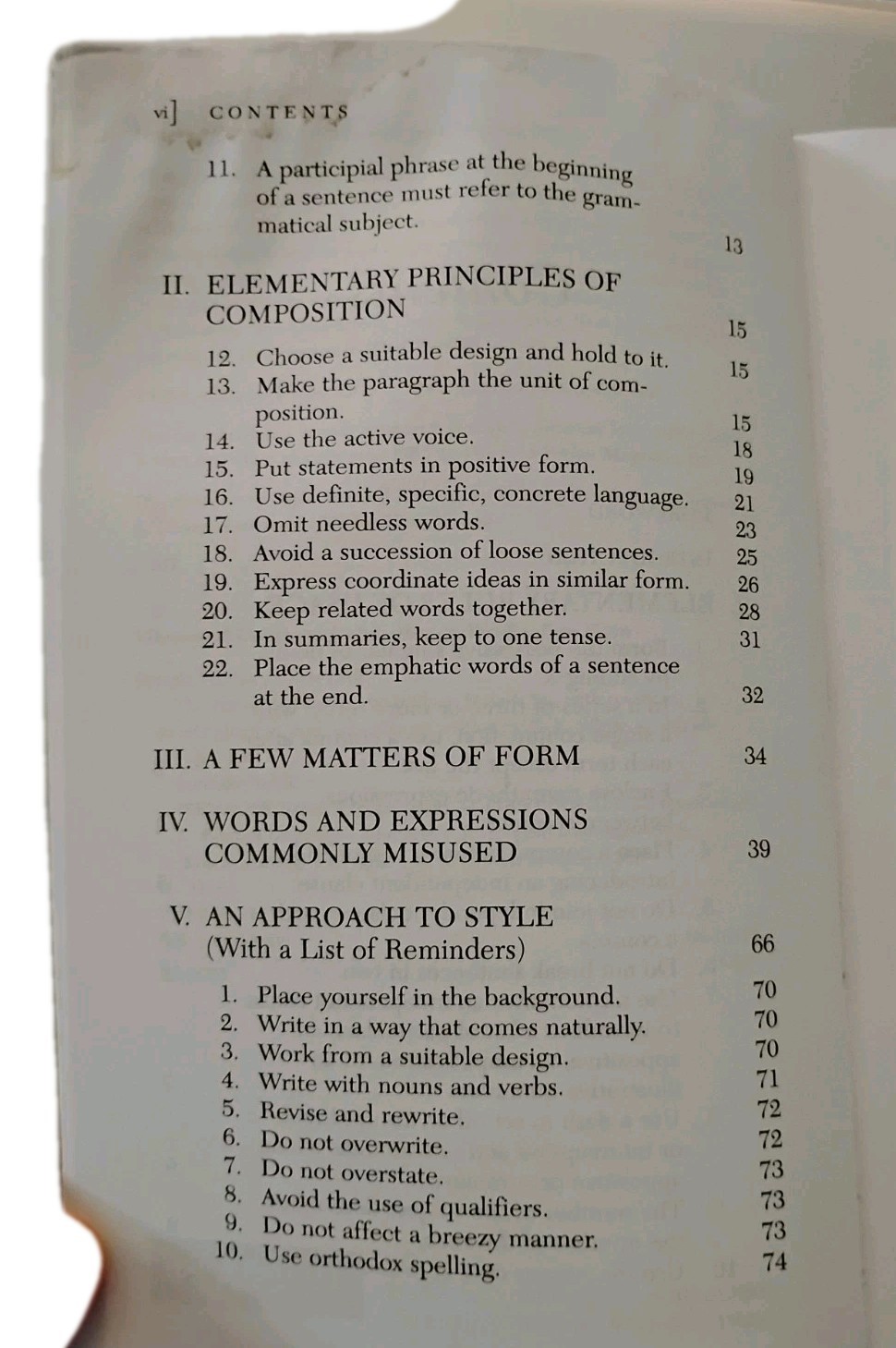 William Strunk Jr & E.B. White, The Elements of Style, Fourth Edition, Paperback