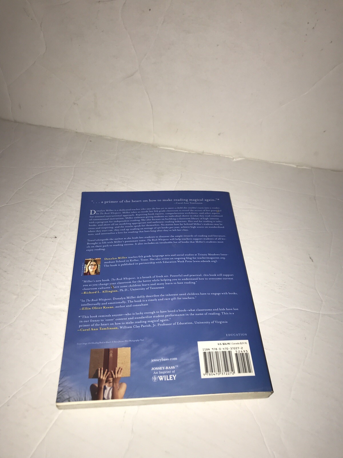 The Book Whisperer: Awakening the Inner Reader in Every Child – Paperback – GOOD
