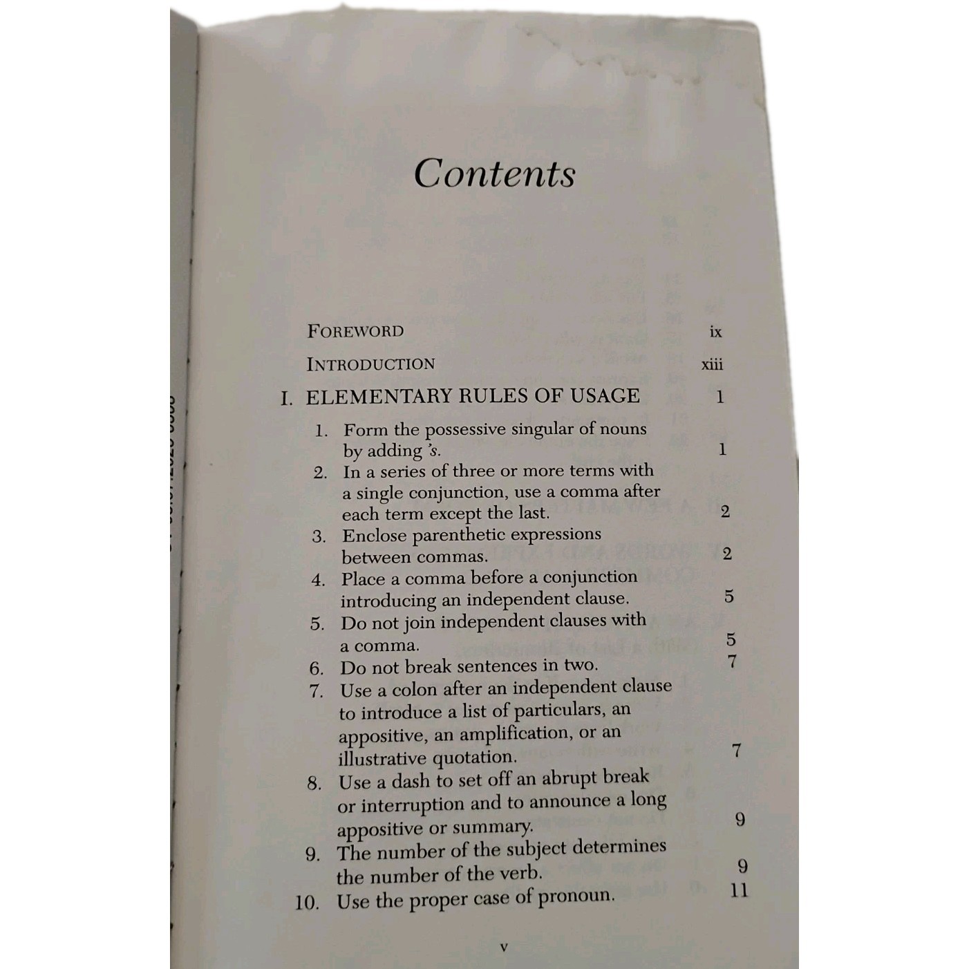 William Strunk Jr & E.B. White, The Elements of Style, Fourth Edition, Paperback