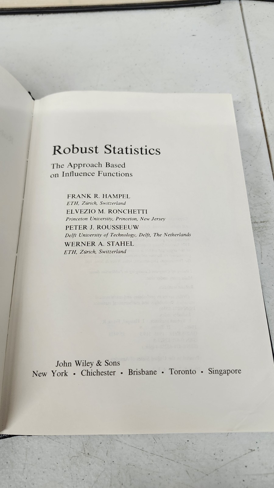 Robust Statistics: The Approach Base… by Hampel, Frank Wile Harscover 1986