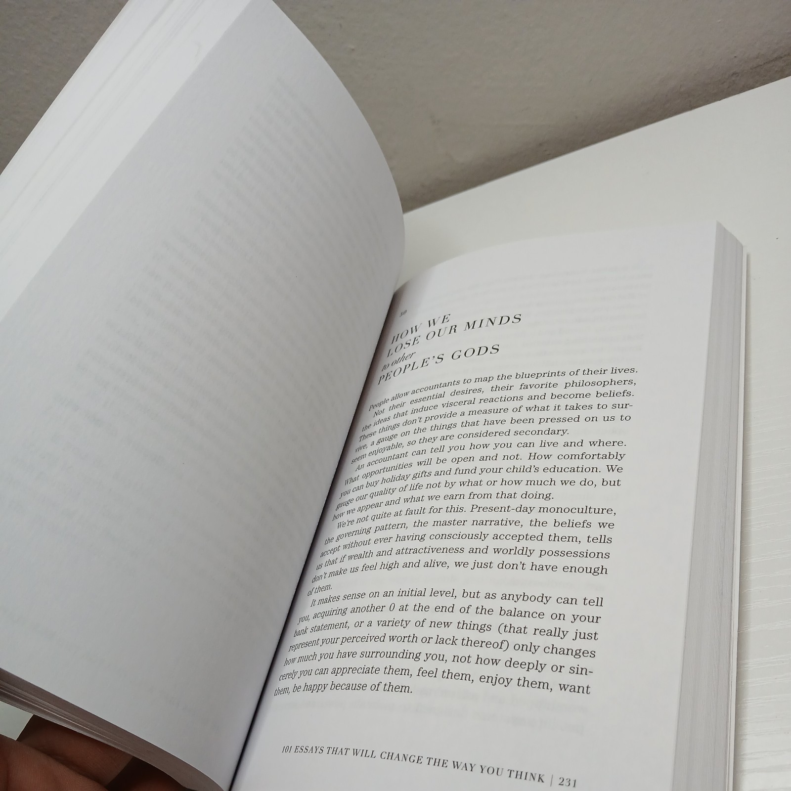 101 Essays That Will Change The Way You Think | Like New | Fast Shipping