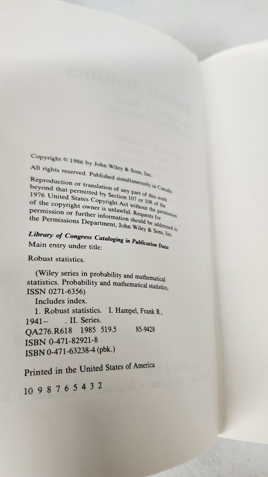 Robust Statistics: The Approach Base… by Hampel, Frank Wile Harscover 1986