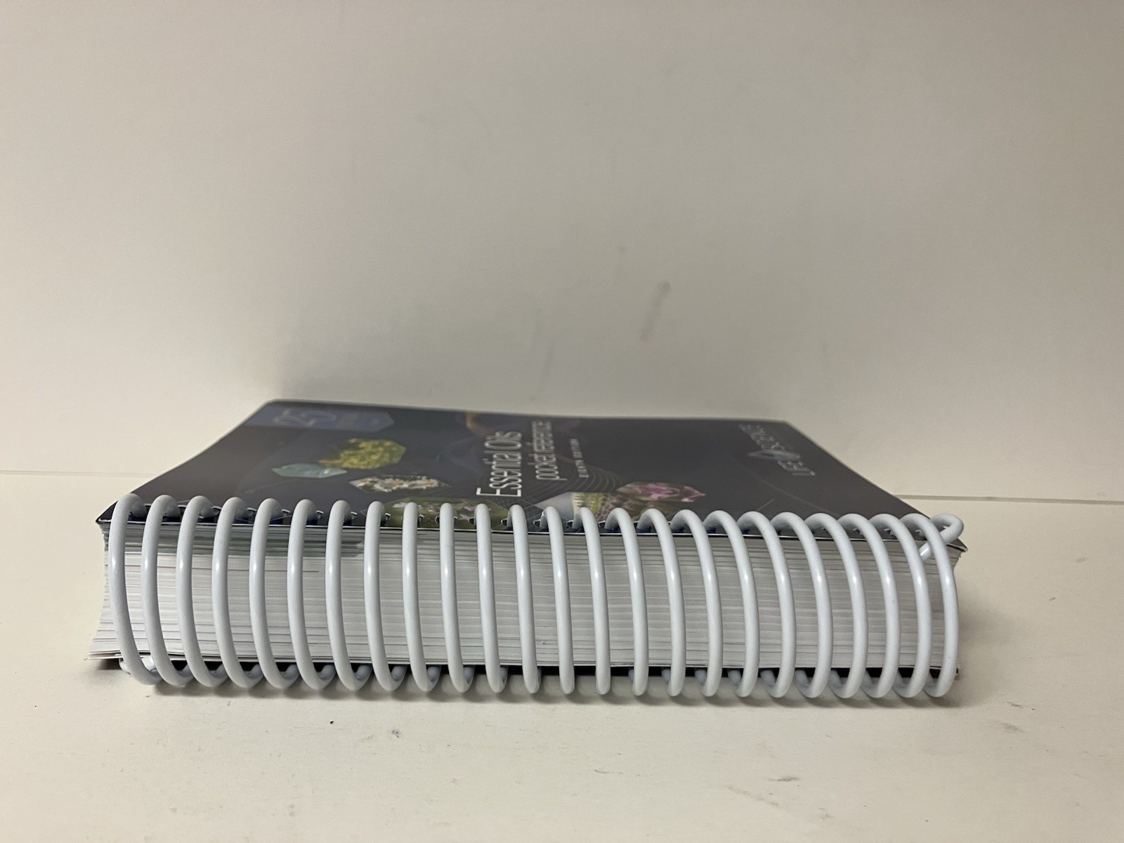 Essential Oils Pocket Reference 8th Edition 2020 Spiral Paperback LIKE NEW